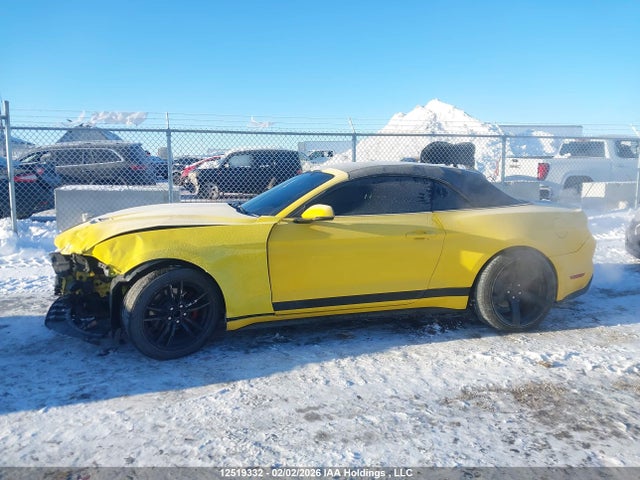 1FATP8UH6F5393382 Ford Mustang Convertible