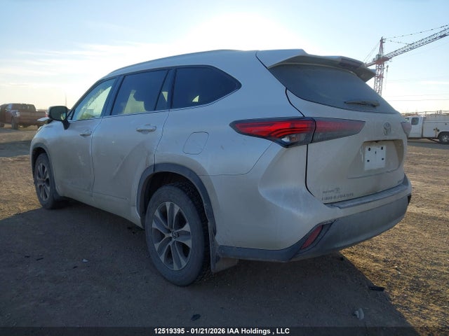 5TDGZRBHXNS166218 Toyota Highlander Xle