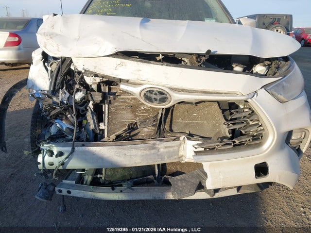 5TDGZRBHXNS166218 Toyota Highlander Xle