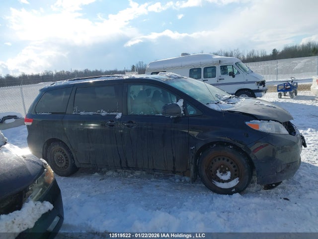 12519522 :رقم المزاد ، 5TDKK3DC8DS310862 vin ، 2013 Toyota Sienna Le 8 Passenger مزاد بيع