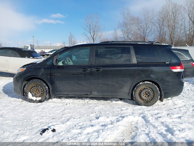 12519522 :رقم المزاد ، 5TDKK3DC8DS310862 vin ، 2013 Toyota Sienna Le 8 Passenger مزاد بيع
