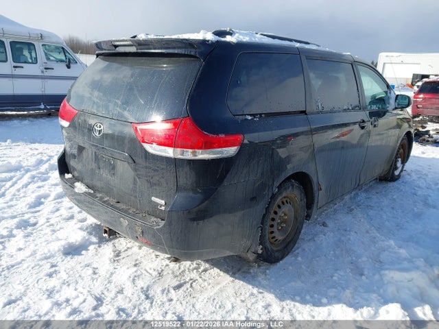 12519522 :رقم المزاد ، 5TDKK3DC8DS310862 vin ، 2013 Toyota Sienna Le 8 Passenger مزاد بيع