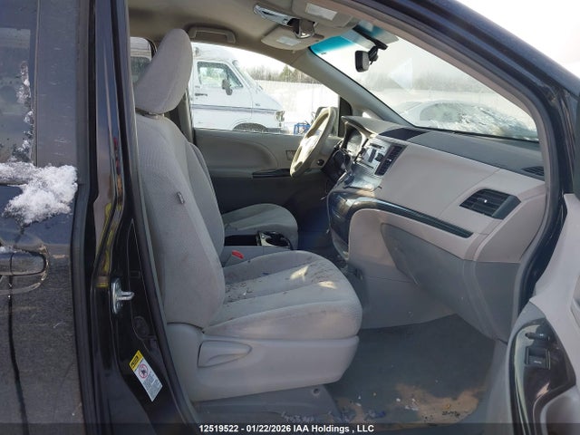 12519522 :رقم المزاد ، 5TDKK3DC8DS310862 vin ، 2013 Toyota Sienna Le 8 Passenger مزاد بيع
