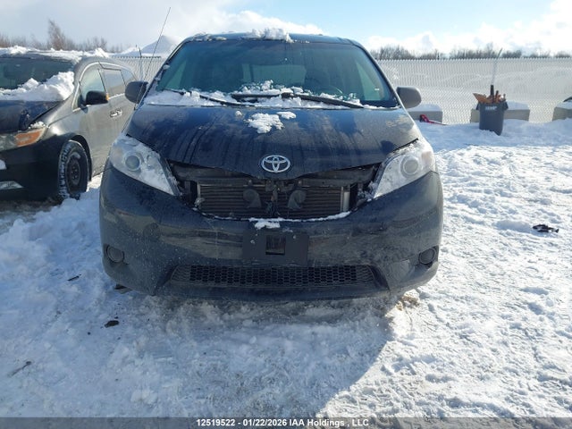 12519522 :رقم المزاد ، 5TDKK3DC8DS310862 vin ، 2013 Toyota Sienna Le 8 Passenger مزاد بيع