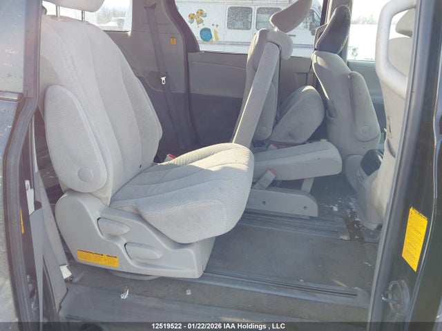 12519522 :رقم المزاد ، 5TDKK3DC8DS310862 vin ، 2013 Toyota Sienna Le 8 Passenger مزاد بيع