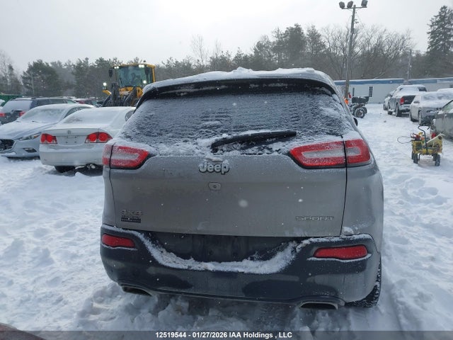 1C4PJMAS3GW173876 Jeep Cherokee Sport