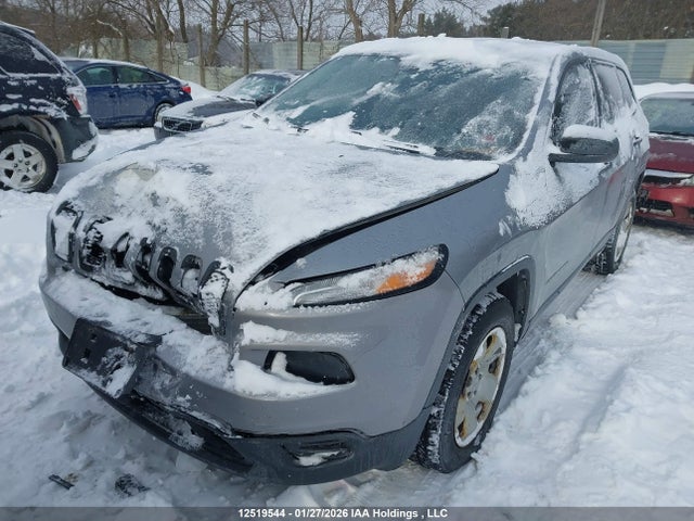 1C4PJMAS3GW173876 Jeep Cherokee Sport