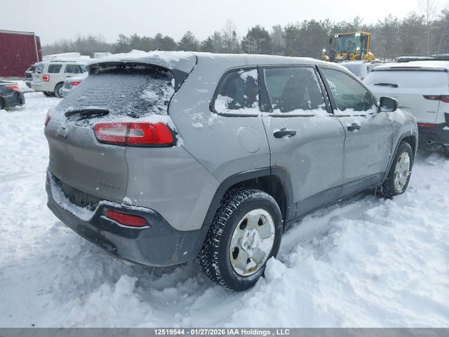 1C4PJMAS3GW173876 Jeep Cherokee Sport