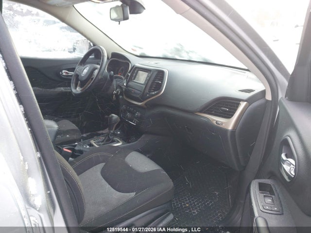 1C4PJMAS3GW173876 Jeep Cherokee Sport