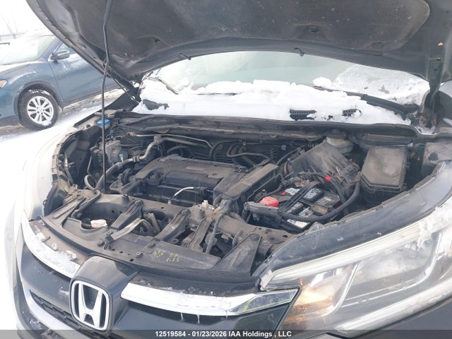 2HKRM4H32GH122941 Honda CR-V LX