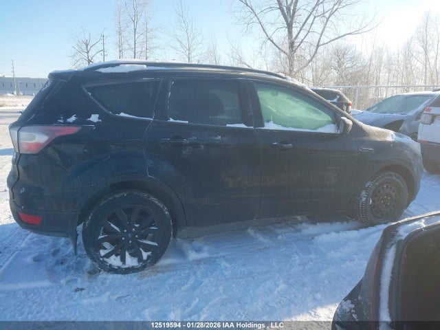 1FMCU9G90HUC39462 Ford Escape