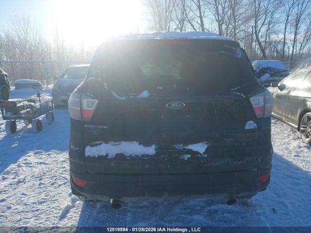 1FMCU9G90HUC39462 Ford Escape