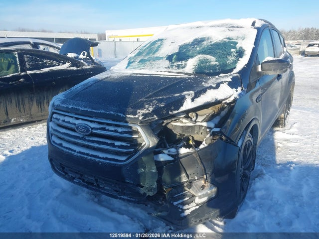 1FMCU9G90HUC39462 Ford Escape