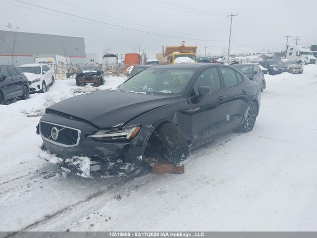 7JR102FK9KG010188 Volvo S60 T5 Momentum