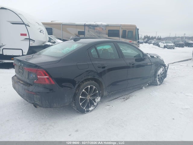 7JR102FK9KG010188 Volvo S60 T5 Momentum