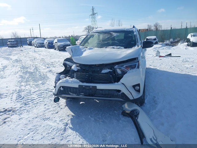 JTMJJREV3JD226005 Toyota Rav4 Hv Se