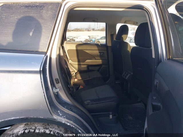 JA4AZ2A34KZ608224 Mitsubishi Outlander