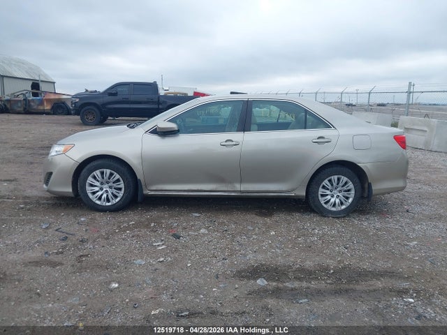 12519718 :رقم المزاد ، 4T1BF1FK2DU225892 vin ، 2013 Toyota Camry Le مزاد بيع