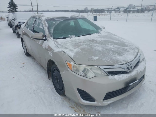 12519718 :رقم المزاد ، 4T1BF1FK2DU225892 vin ، 2013 Toyota Camry Le مزاد بيع