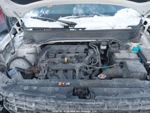 KMHRB8A35MU100632 Hyundai Venue Essential Manual