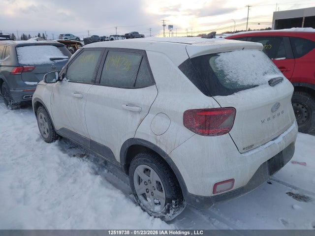 KMHRB8A35MU100632 Hyundai Venue Essential Manual