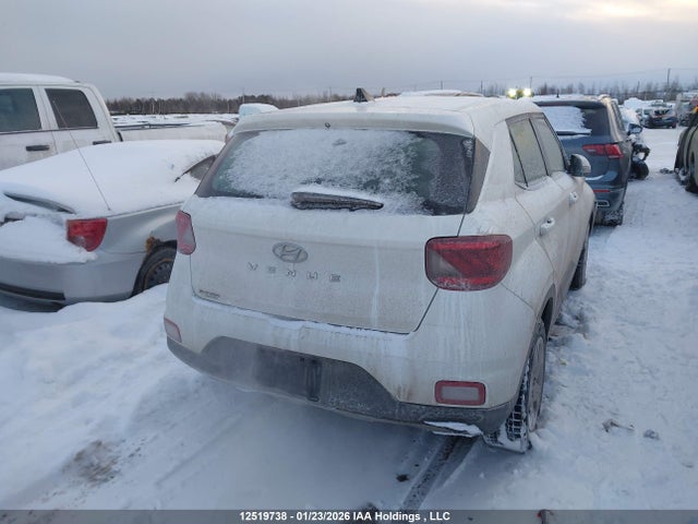 KMHRB8A35MU100632 Hyundai Venue Essential Manual