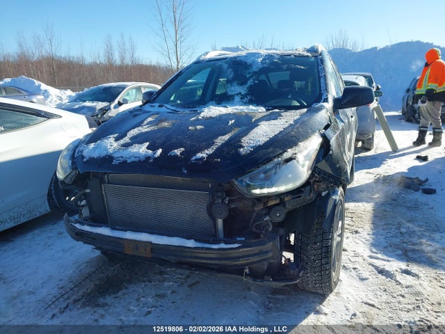 KM8JUCAG0FU107827 Hyundai TUCSON GLS