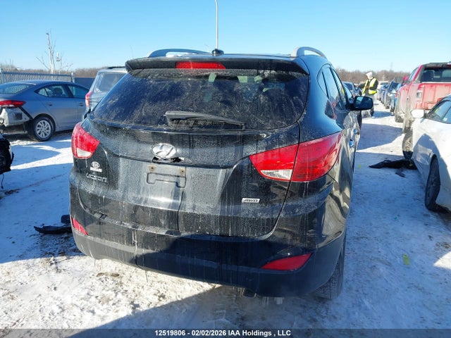 KM8JUCAG0FU107827 Hyundai TUCSON GLS