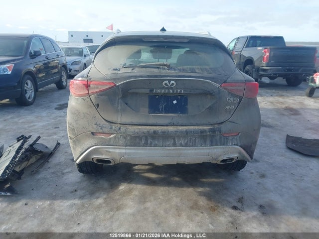 SJKCH5CR2HA016099 Infiniti QX30