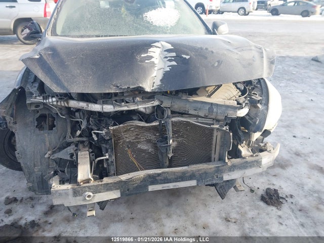 SJKCH5CR2HA016099 Infiniti QX30