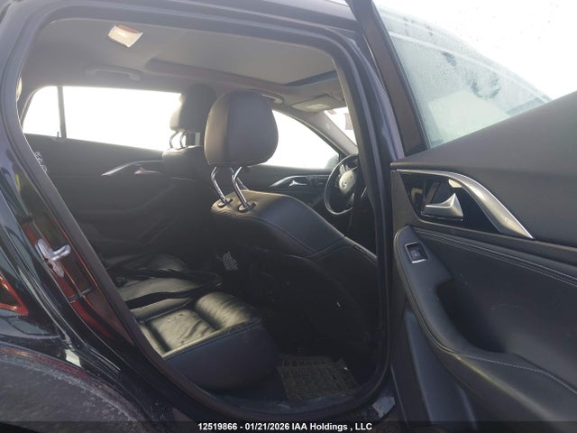 SJKCH5CR2HA016099 Infiniti QX30