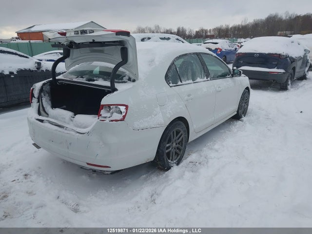 3VW2K7AJ1EM407457 Volkswagen Jetta 2.0l Trendline+