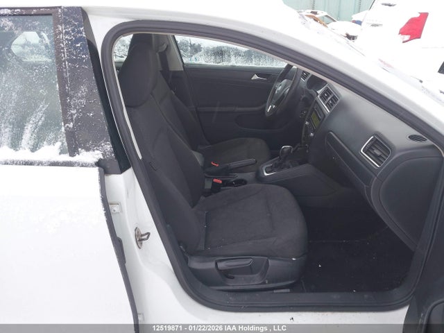 3VW2K7AJ1EM407457 Volkswagen Jetta 2.0l Trendline+