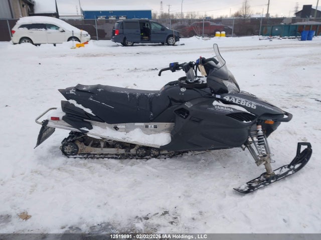 12519891 :رقم المزاد ، JYE8HW002CA001285 vin ، 2012 Yamaha Yamaha Snowmobile مزاد بيع