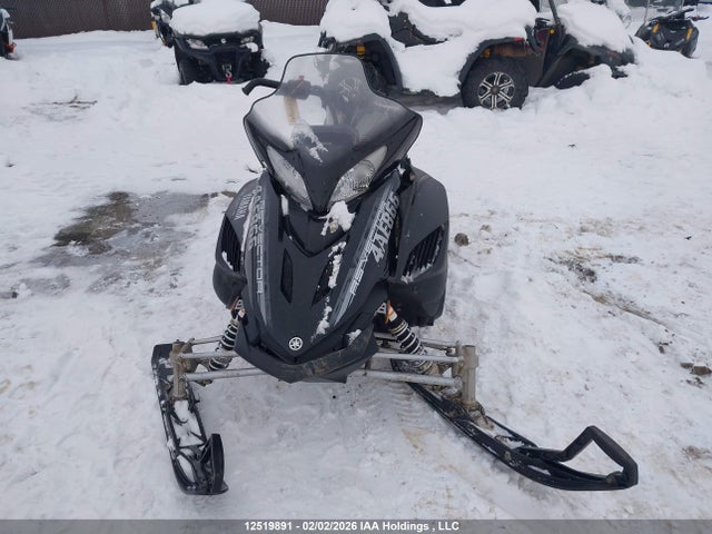 12519891 :رقم المزاد ، JYE8HW002CA001285 vin ، 2012 Yamaha Yamaha Snowmobile مزاد بيع