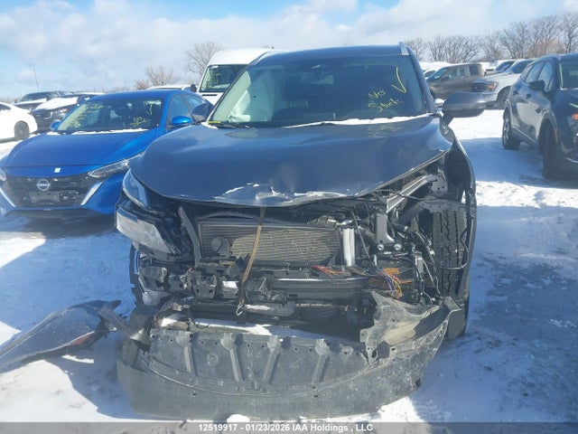 JN8BT3BB0SW160206 Nissan Rogue 60th Anniversary Edition/sv Moonroof