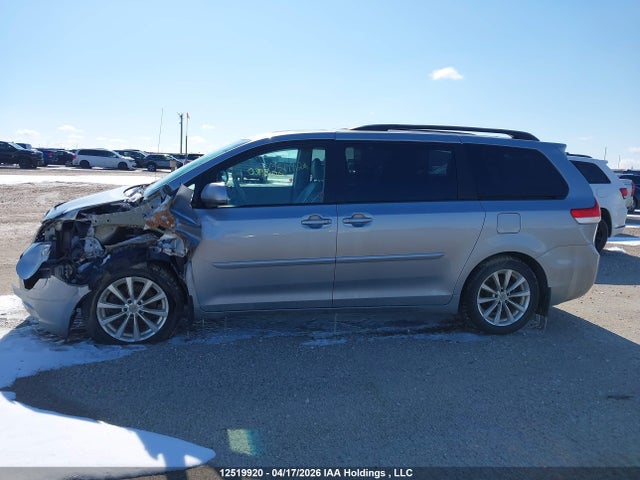2013 Toyota Sienna Xle 7 Passenger მანქანა იყიდება აუქციონზე, vin: 5TDDK3DC9DS050061, აუქციონის ნომერი: 12519920