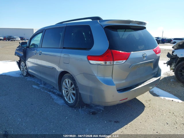 2013 Toyota Sienna Xle 7 Passenger მანქანა იყიდება აუქციონზე, vin: 5TDDK3DC9DS050061, აუქციონის ნომერი: 12519920