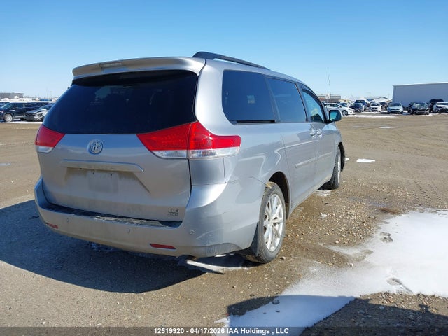2013 Toyota Sienna Xle 7 Passenger მანქანა იყიდება აუქციონზე, vin: 5TDDK3DC9DS050061, აუქციონის ნომერი: 12519920