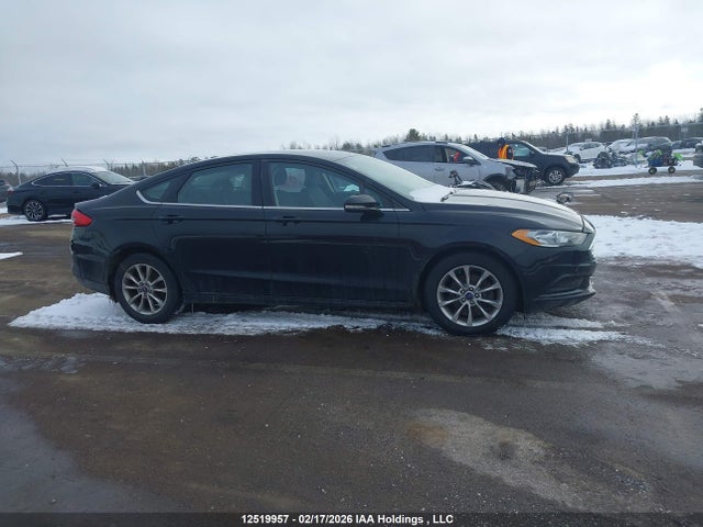 12519957 :رقم المزاد ، 3FA6P0H71HR243096 vin ، 2017 Ford Fusion Se مزاد بيع