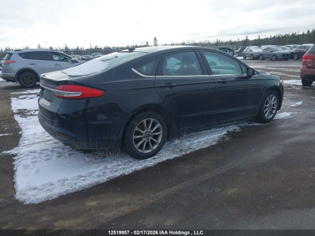 12519957 :رقم المزاد ، 3FA6P0H71HR243096 vin ، 2017 Ford Fusion Se مزاد بيع