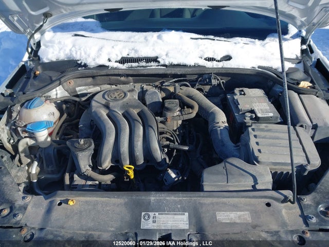 3VW2K7AJXFM308394 Volkswagen Jetta 2.0l Trendline/2.0l Trendline+