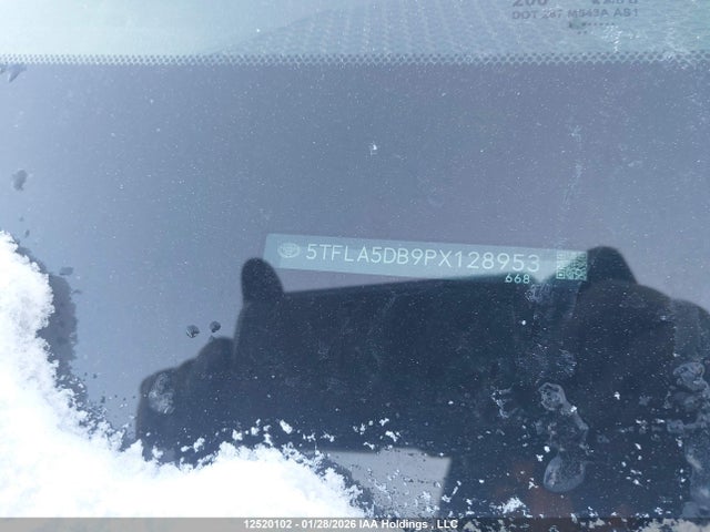 12520102 :رقم المزاد ، 5TFLA5DB9PX128953 vin ، 2023 Toyota Tundra Sr مزاد بيع