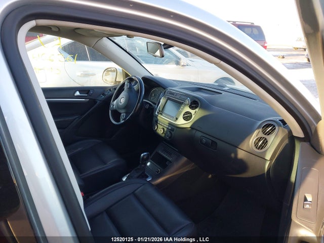 WVGMV7AX8HK039034 Volkswagen Tiguan Comfortline