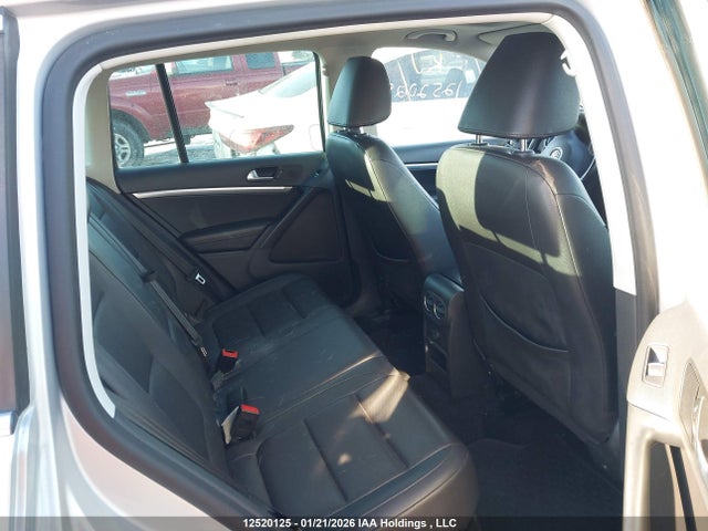 WVGMV7AX8HK039034 Volkswagen Tiguan Comfortline
