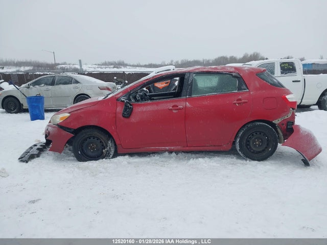 12520160 :رقم المزاد ، 2T1KU4EE2DC033683 vin ، 2013 Toyota Corolla Matrix مزاد بيع
