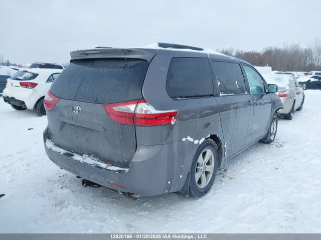 5TDKZ3DC4HS769016 Toyota Sienna Le V6