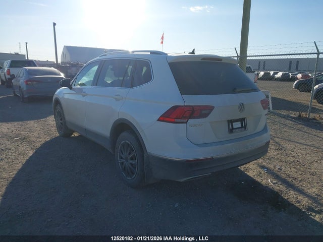3VV4B7AX5LM028119 Volkswagen Tiguan Sel Premium R-line