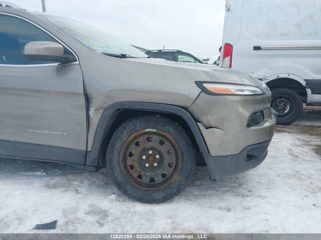 1C4PJLCB4HW619185 Jeep Cherokee North