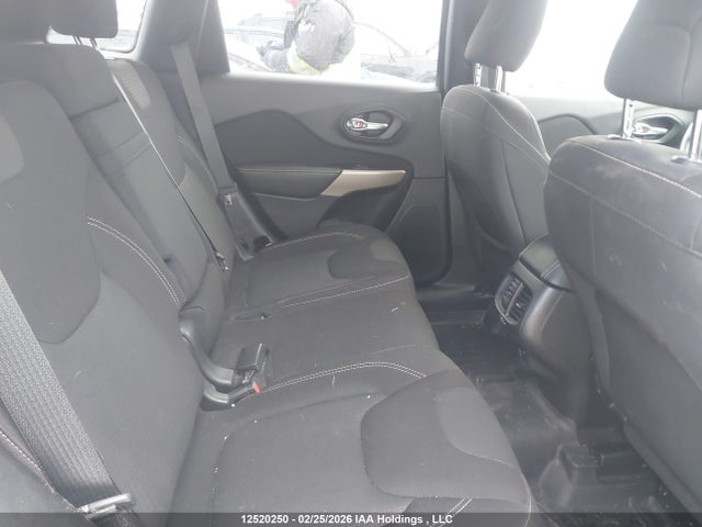 1C4PJLCB4HW619185 Jeep Cherokee North